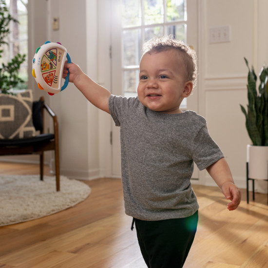 Nechajte založiť vášho drobčeka vlastnú pochodovú kapelu s tamburínou od Baby Einstein.