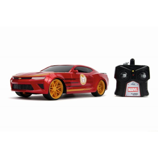 RC auto Marvel Iron Man 2016 Chevy Camaro v červenej farbe, na diaľkové ovládanie, mierka 1:16