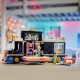 LEGO® Friends Autobus pre turné popových hviezd s interiérom, zákulisím a 4 postavičkami, ideálny pre deti od 8 rokov.