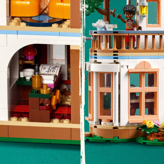 LEGO Friends Štýlový hotel na zámku s francúzskym dizajnom, luxusným apartmánom s vaňou na nožičkách, zimnou záhradou, recepciou a tajomným podkrovím plným historických artefaktov.