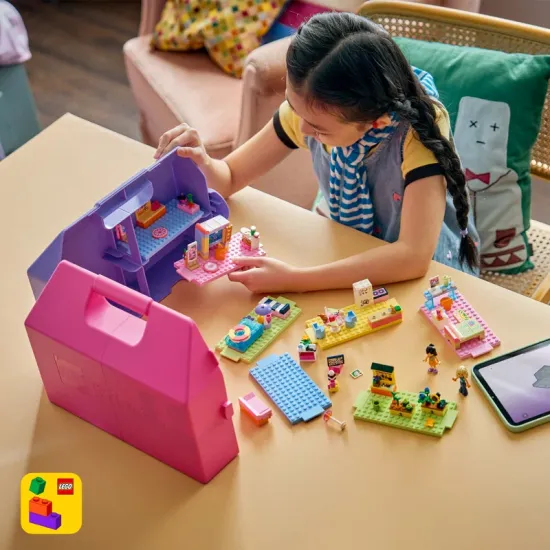 LEGO Friends 42697 Kreatívny kufrík a domček pre bábiky