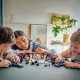 LEGO CITY Garáž F1® s pretekárskymi autami Mercedes-AMG a Alpine pripravenými na štart.
