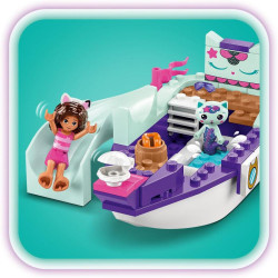 LEGO Gabby's Dollhouse Gabi a Rybomačka na luxusnej lodi