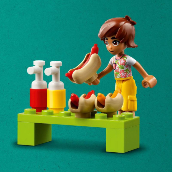 Pripravujte a ponúkajte hot dogy! LEGO Friends Pojazdný stánok s hot dogmi