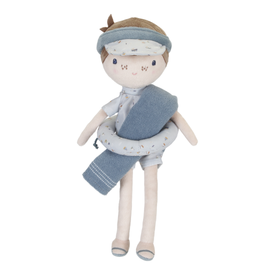 Plyšová bábika Jim v špeciálnom letnom oblečení pripravená vyraziť s vašim dieťaťom na prázdniny.