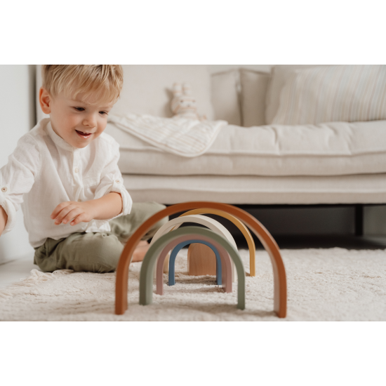 Poskladaj si dúhu zo 7 drevených oblúkov. Didaktická hračka s prvkami montessori bude deti baviť.
