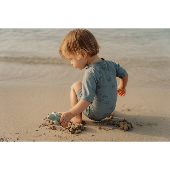 Súprava na piesok s motívmi života na mori sa bude deťom hodiť doma na záhrade aj pri mori na pláži.