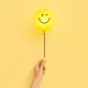 Detské nočné svetlo MOB Bubbly Light Smiley World žltá Detské nočné svetlo MOB Bubbly Light Smiley World žltá