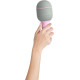 Ružový bezdrôtový mikrofón pre malé spevácke talenty. 