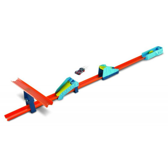 Hot Wheels® Track Builder set na dlhý skok s preklápacou rampou a angličákom