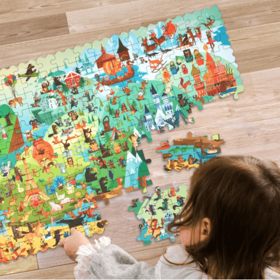 Puzzle sú ideálne pre deti vďaka veľkosti.