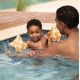 Detské rukávníky na plávanie od Swim Essentials s motívom morských hviezdic sú vhodné pre detičky od 0 do 2 rokov v rozmedzí od 0 do 15 kg.