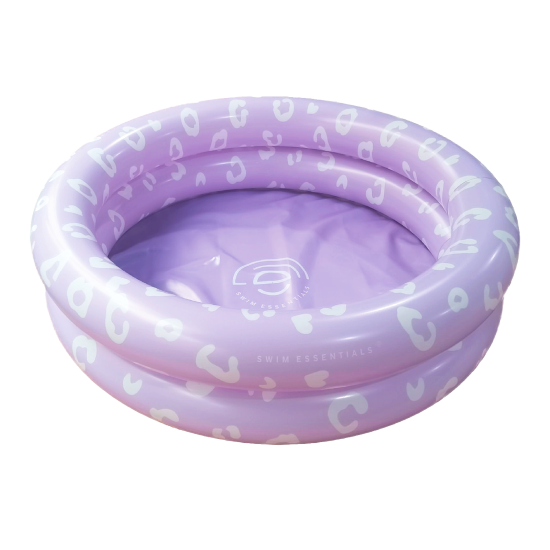Malý, okrúhly, nafukovací bazén Swim Essentials s luxusnými leopardími motívmi vo fialových farbách je svojou veľkosťou určený pre malé deti. 