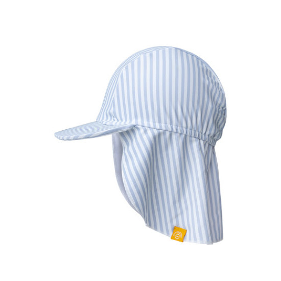 Praktický letný klobúčik s ochranou krku od Swim Essentials v bielej farbe so svetlo modrými pruhmi ochráni deti pred UV žiarením. 