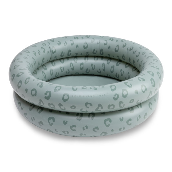 Malý, okrúhly, nafukovací bazén Swim Essentials s luxusnými leopardími motívmi vo zelených farbách je svojou veľkosťou určený pre malé deti. 