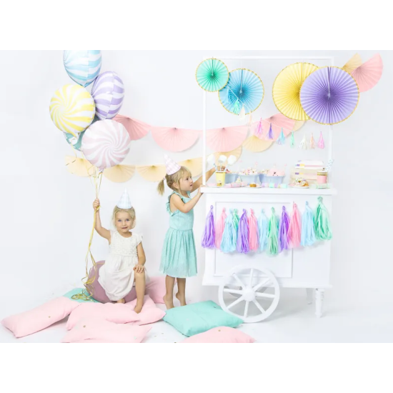 Rozveseľte detské oslavy a vytvorte nezabudnuteľné chvíle s cukríkovým balónom vo fialovej farbe.