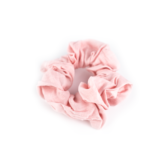 Ružová gumička do vlasov Scrunchie pre malú slečnu.