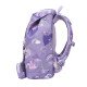 Ľahučká školská taška Retro Unicorn Purple skvelo sedí na chrbte malého študenta.