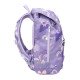 Ľahučká školská taška Retro Unicorn Purple skvelo sedí na chrbte malého študenta.