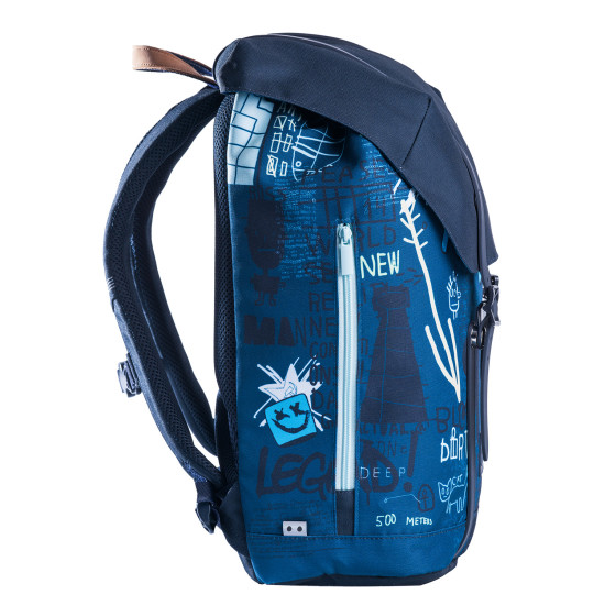 Školská taška Blue Graffiti s hmotnosťou 1.015 kg deti na chrbátiku nepocítia. 