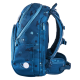 Ľahučká školská taška Ninja Blue skvelo sedí na chrbte malého študenta.
