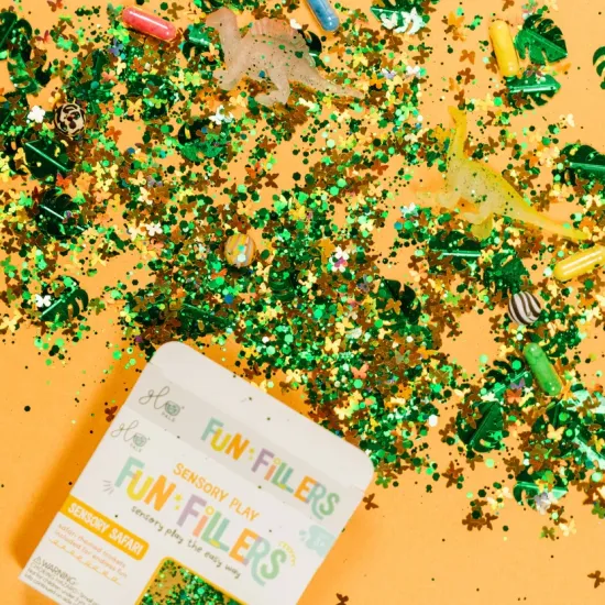 Glo Pals Senzorická fľaša Honey Bee: svietiaca hračka pre deti so žltým dizajnom.