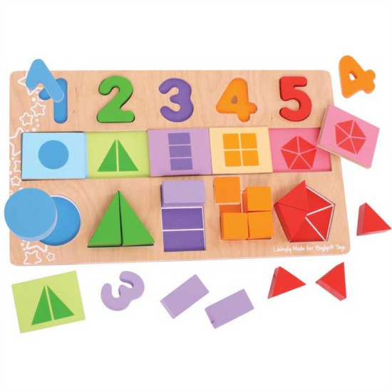 Veľká vkladacia doska umožňuje dieťatku precvičovať - čísla od 1-5, základné farby a tvary. 