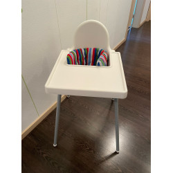 Detská stolička s oporným vanúšom