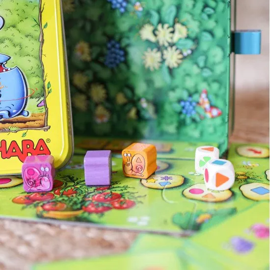 Šťastné hody kockami a šikovné pohyby dostanú vašich slimákov na stupne víťazov, aby získali čo najviac bodov a vyhrali!