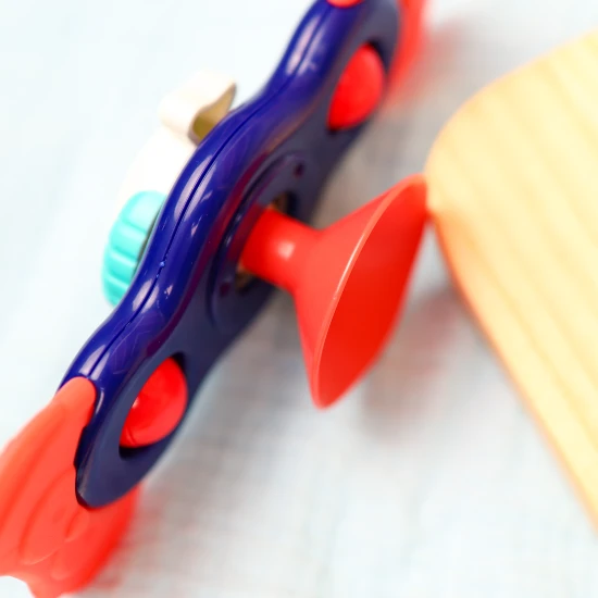 Baby spinnery majú mäkké, pružné okraje a pri otáčaní vydávajú zvuk, ktorý dieťa zaujme.