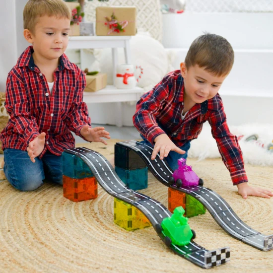 Magnetická stavebnica Downhill Duo 40 dielov. Skvelý darček pre deti, ktoré milujú autá.
