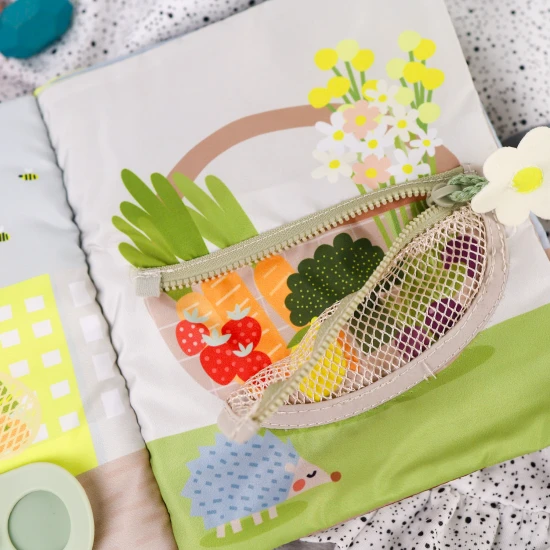 Knižka s aktivitami My 1st Busy Book