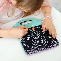 Vyškrabávací blok Obleč postavičky 6 obrázkov