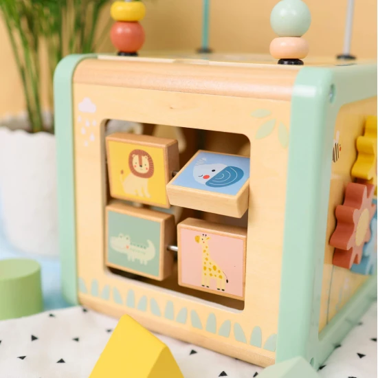 Drevená motorická kocka s aktivitami Louka Pastel Tooky Toy