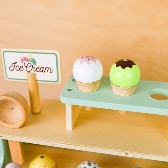 Zmrzlinový stánok s nanukmi aj kopčekovou zmrzlinou pre deti