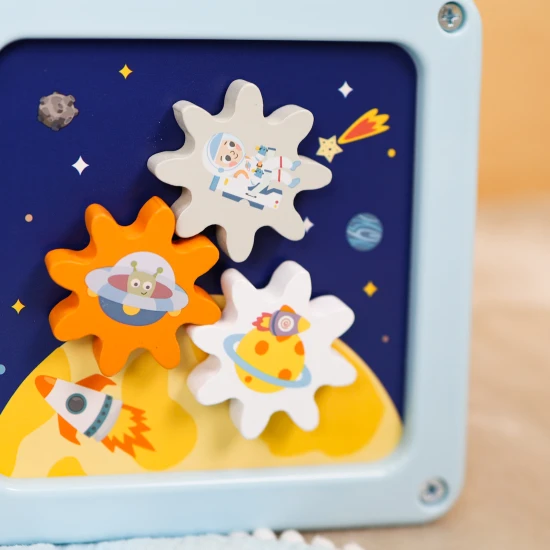 Drevená aktivity kocka s motívmi vesmíru Tooky Toy 