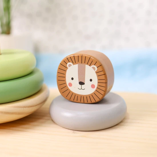 Drevená pyramída Lev