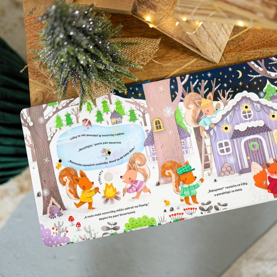 Pomôž líštičkám rozžiariť a rozoznieť les! Stačí stlačiť tlačidlo a hneď zaznejú nádherné zvuky a budeš môcť pozorovať žiariace svetielka.