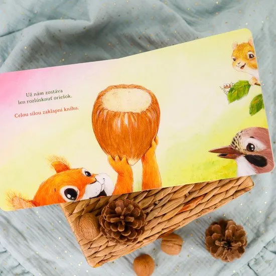 Interaktívny príbeh o veveričke. 