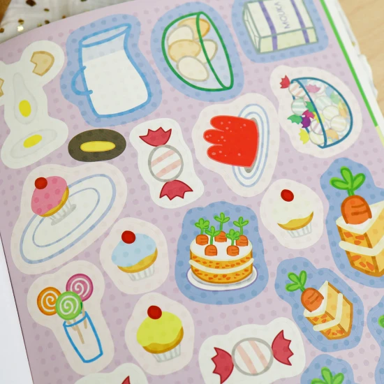 Samolepkový zošit Peppa Pig s receptami a voňavými samolepkami. 