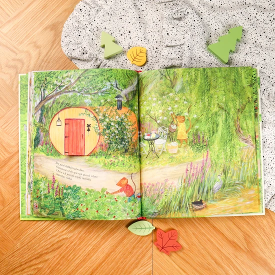 Myšiakov les: Rok v prírode opisuje život myšiaka v lese počas jednotlivých mesiacov a ročných období.