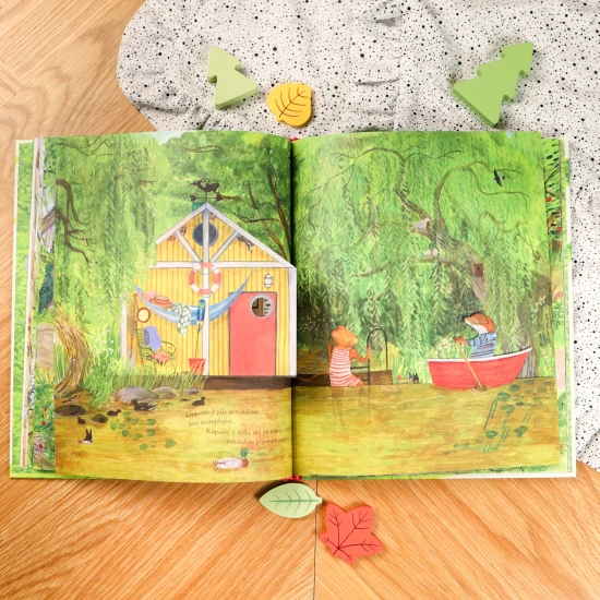 Myšiakov les: Rok v prírode opisuje život myšiaka v lese počas jednotlivých mesiacov a ročných období.