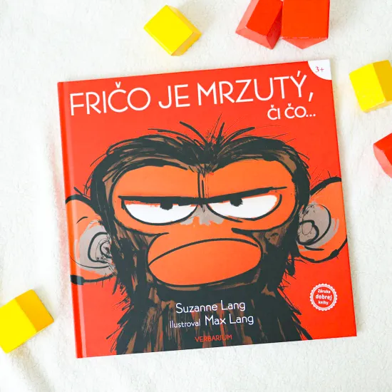 Malý šimpanz Fričo vstal ľavou nohou, ani nevie, prečo. Príbeh deťom ukazuje právo na prejavenie svojich emócií.