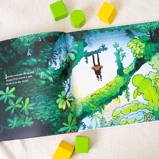 Malý šimpanz Fričo vstal ľavou nohou, ani nevie, prečo. Príbeh deťom ukazuje právo na prejavenie svojich emócií.