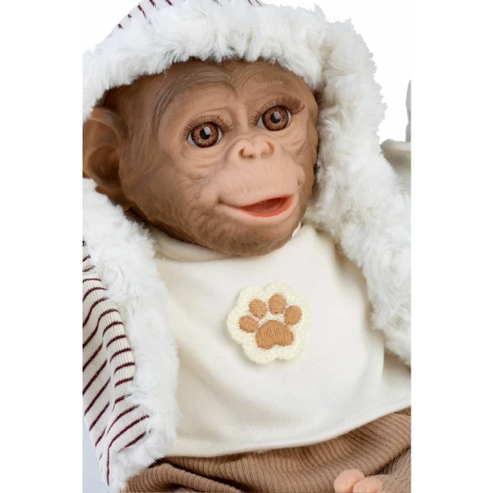 Roztomilé opičie bábätko s mäkkým látkovým telom v béžovo-hnedom komplete, ručne vyrobené v Španielsku, 32 cm.