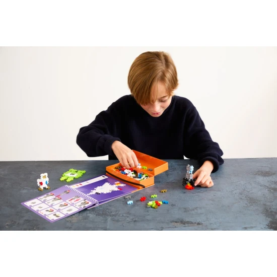 Kreatívna stavebnica Plus-Plus Activity Vesmír – 125 dielikov, modely vesmírnych objektov, raketa, planéty, mimozemšťania