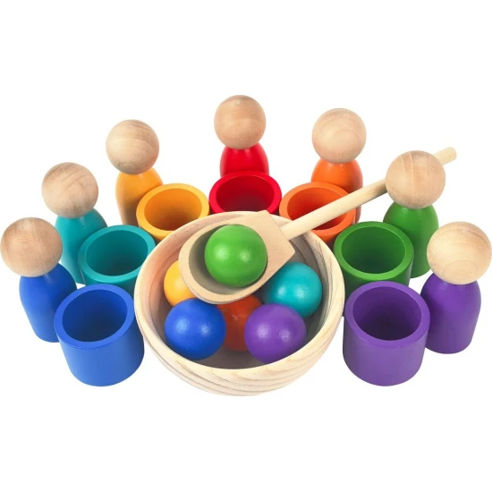 Montessori hra s panáčikmi, kalíškami, čiapočkami a lyžicou na rozvoj motoriky a vnímania farieb u detí.