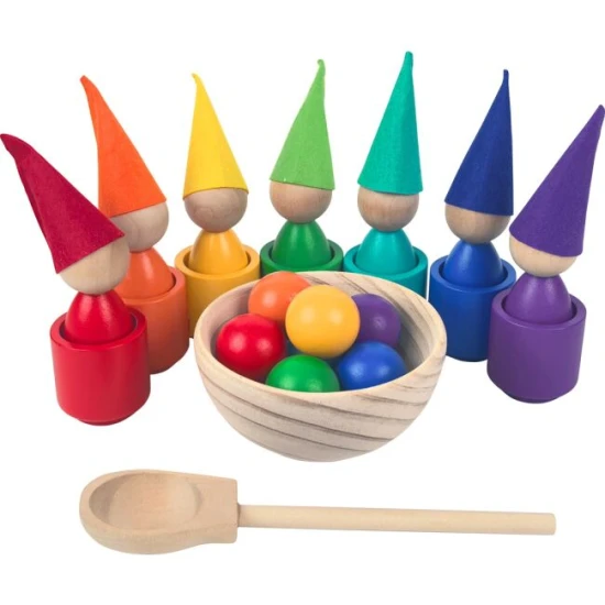 Montessori hra s panáčikmi, kalíškami, čiapočkami a lyžicou na rozvoj motoriky a vnímania farieb u detí.