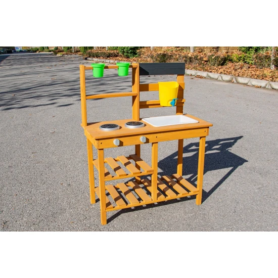 Drevená záhradná kuchynka s drezom