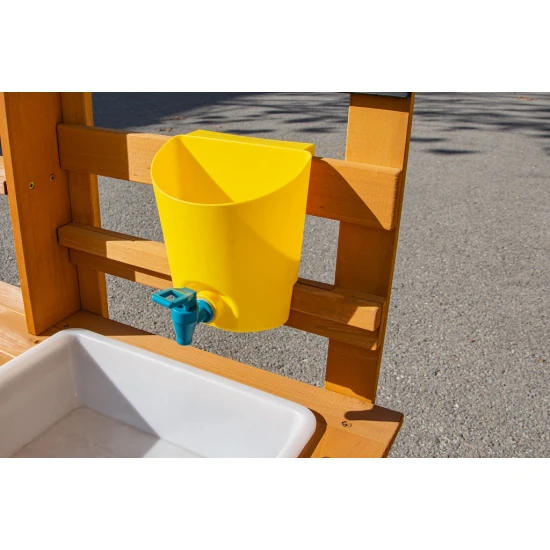 Drevená záhradná kuchynka s drezom